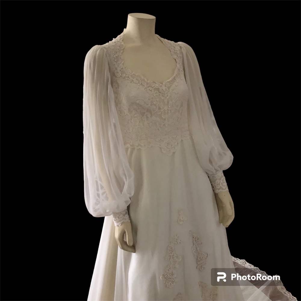 Vintage Alfred Angelo wedding dress by Edythe Vincent Gunne Sax style gown